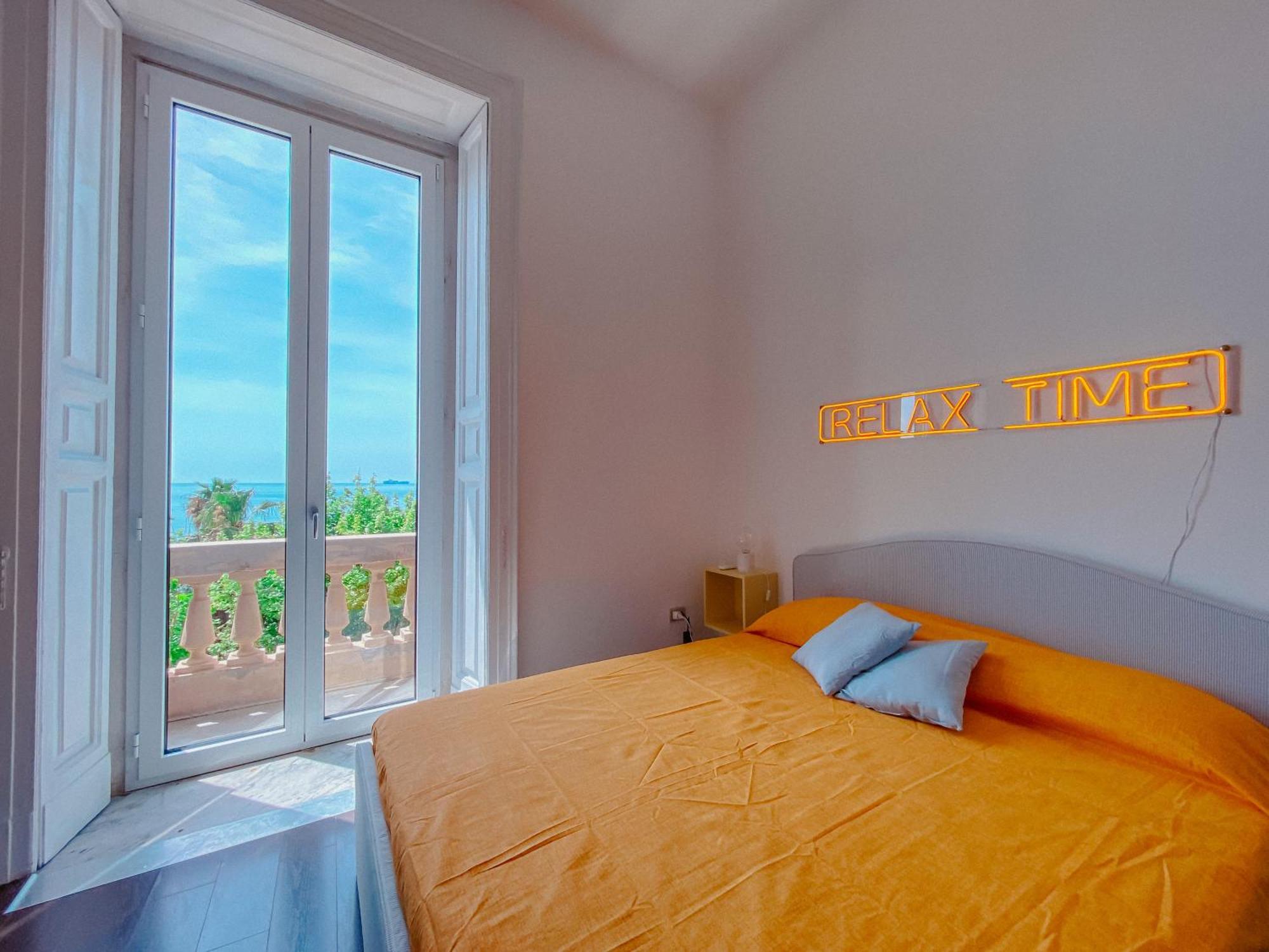 Blue Sea View Apartment Salerno Buitenkant foto