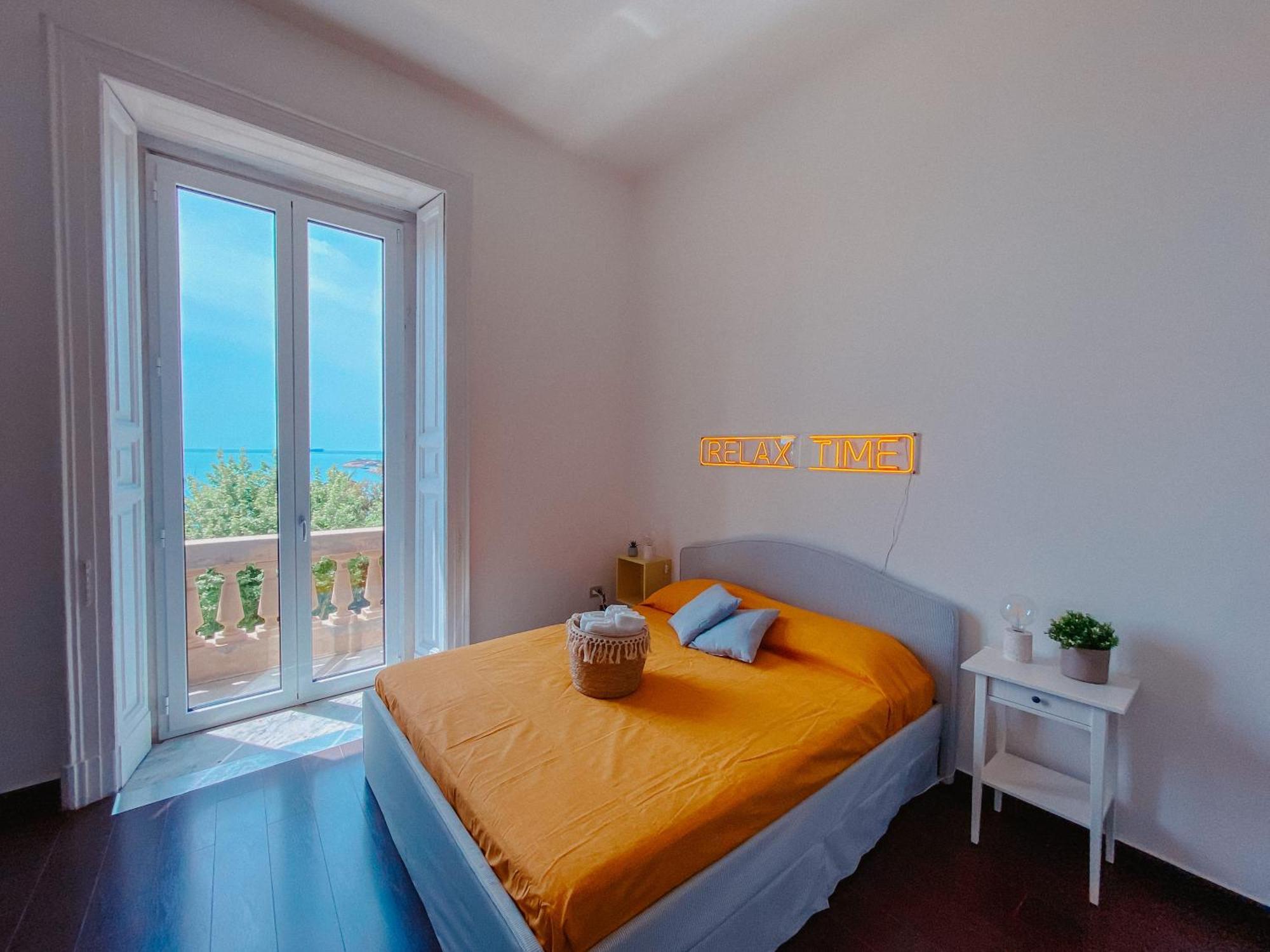 Blue Sea View Apartment Salerno Buitenkant foto
